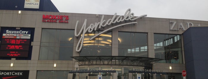 Yorkdale Shopping Centre is one of 쇼핑.