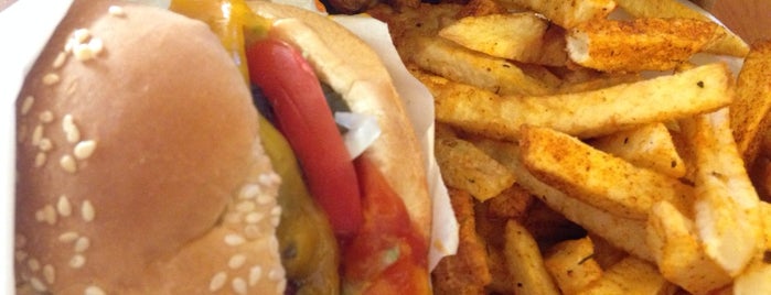 Sequoia Burger is one of Locais curtidos por Patrick.