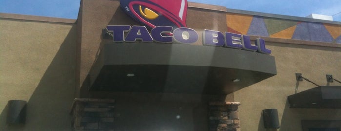 Taco Bell is one of jake'nin Beğendiği Mekanlar.