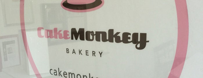 Cake Monkey Bakery is one of สถานที่ที่บันทึกไว้ของ Christopher.