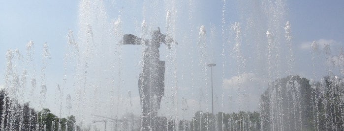 Parco di Largo Marinai d'Italia (Parco Formentano) is one of Milan.