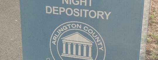 Arlington Night Depository Box is one of Tempat yang Disukai Terri.