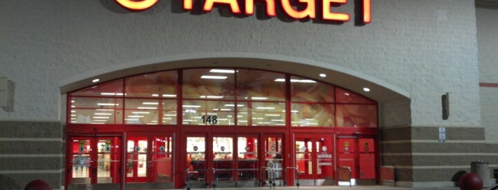 Target is one of Lugares favoritos de Tracey.