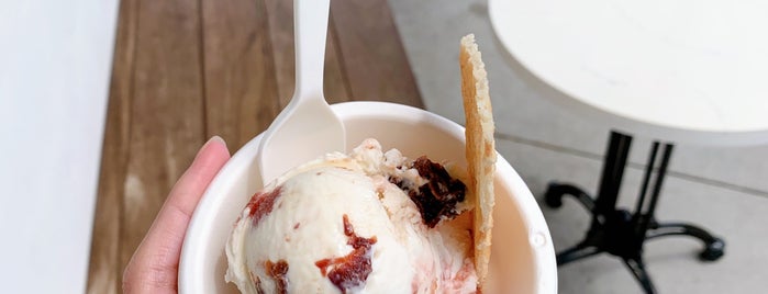 Jeni’s Splendid Ice Creams is one of Lugares favoritos de Lesley.