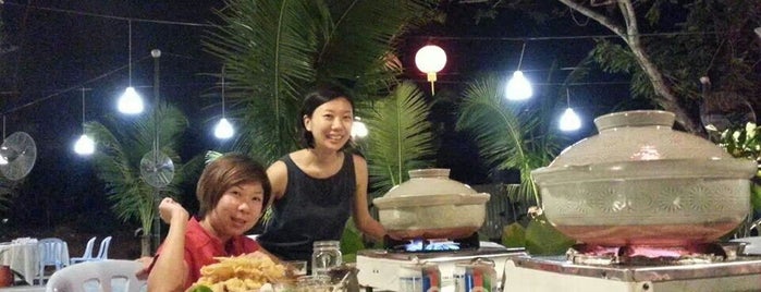 PoPo Steamboat & BBQ Cafe is one of The 7 Best Places for Roe in Kuala Lumpur.