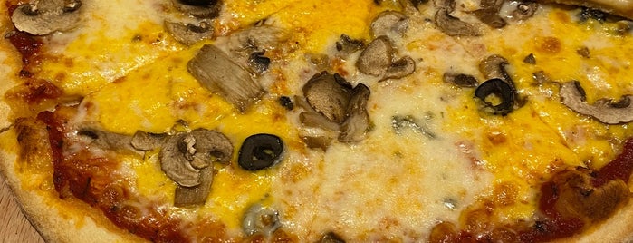 Boheme Pizza&Panino is one of İstanbul.