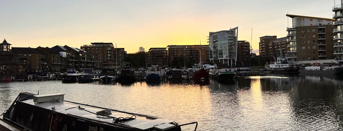 Limehouse Basin is one of londra.