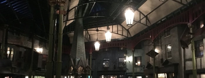 The Wizarding World of Harry Potter - Diagon Alley is one of สถานที่ที่ Dave ถูกใจ.