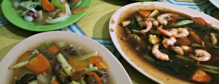 Pondok Rizky 99 Seafood is one of Food Java dan Bali.