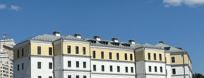 The Basilian Minsk, Curio Collection By Hilton is one of Eugene'nin Beğendiği Mekanlar.