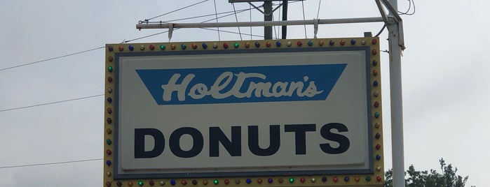 Holtman's Donuts is one of สถานที่ที่บันทึกไว้ของ Kimmie.