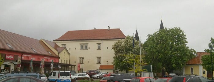 Chvalský zámek is one of To-do Praha ostatní.