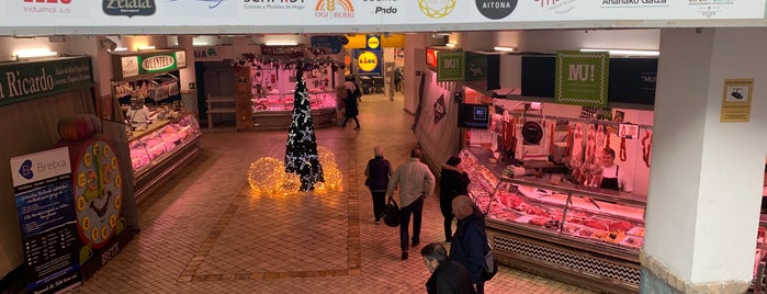 Mercado de la Bretxa is one of Locais curtidos por jordi.