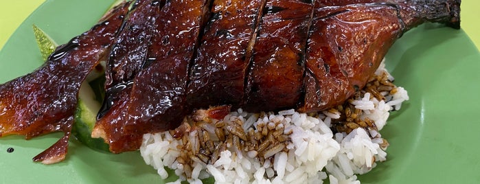 Choon Kee Roasted Delights is one of Micheenli Guide: Chinese roasts trail in Singapore.