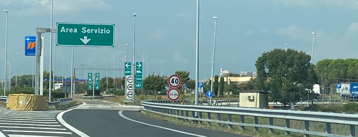 Area di Servizio Fine is one of %Autostrada A12 «Azzurra».