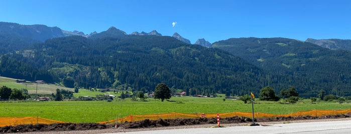 Predazzo is one of Val di Fiemme.