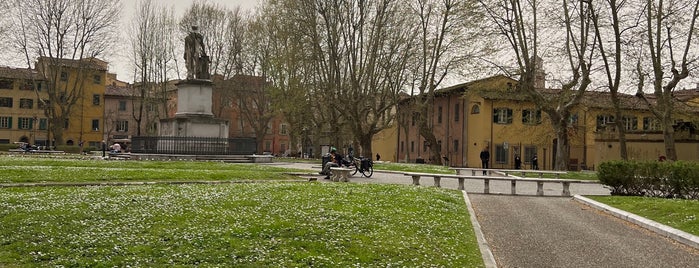 Piazza Martiri della Libertà is one of Pisa secondo me.