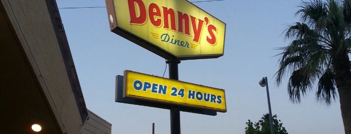 Denny's is one of Erik : понравившиеся места.