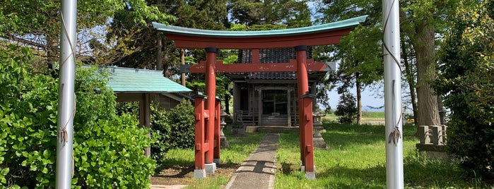 諏訪神社 is one of 新潟県内の珍スポット.