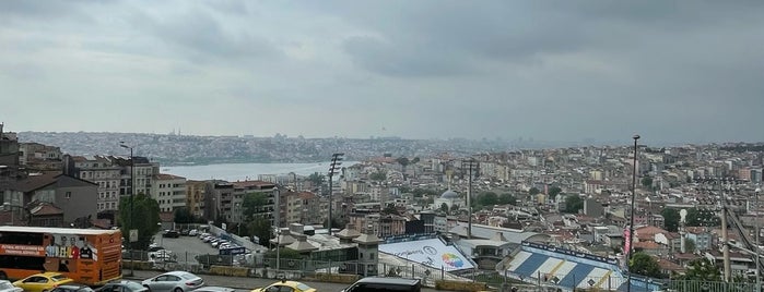 Tepebaşı Katlı Otopark is one of İstanbul 9.