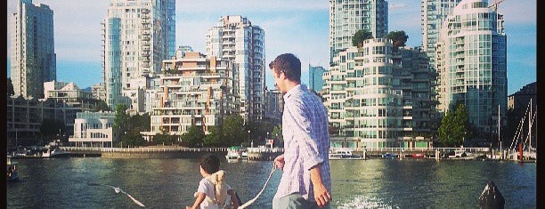 Granville Island Boardwalk Parking is one of Locais curtidos por Fabiola.