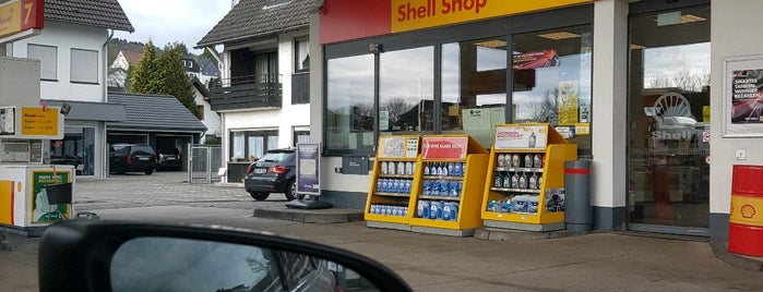Shell is one of สถานที่ที่ Mart!n ★★🏳️‍🌈★★ ถูกใจ.