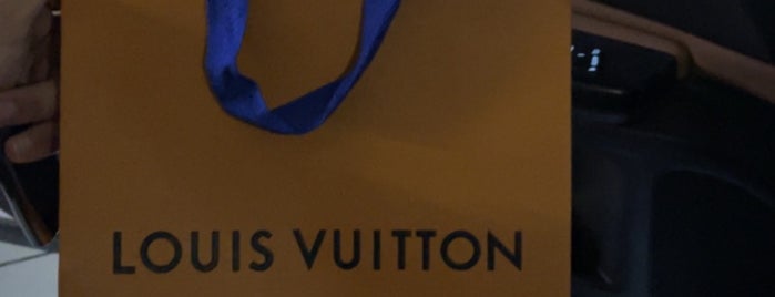 Louis Vuitton Kuwait Avenues is one of 🇰🇼.