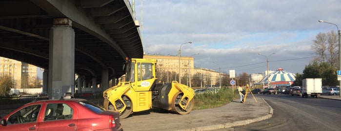 2-й Красненький мост is one of Мосты.
