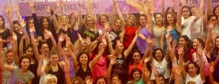 Zumba® with Aysegul Demirsoy is one of Lugares favoritos de Deniz.