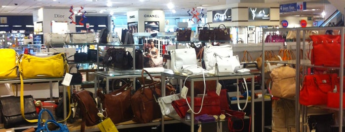 Galeria Inno is one of Shopping.