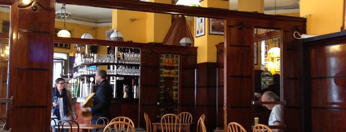 Bar Magenta is one of Lieux sauvegardés par Reem.