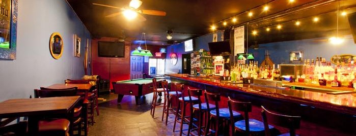 Divine Bar & Grill is one of Lugares favoritos de Sherina.