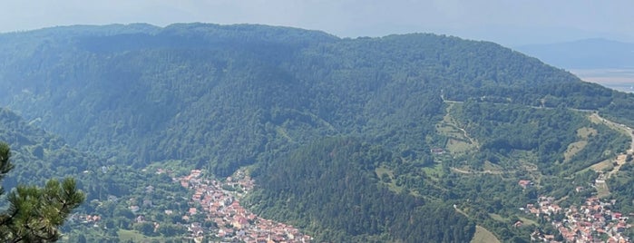 Vârful Tâmpa is one of Munte si Romania civilizata Brasov,Sibiu,Cluj etc..