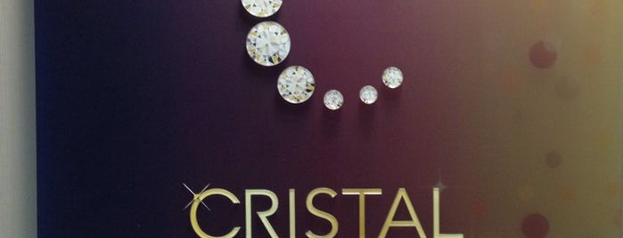 Cristal Lounge is one of Locais curtidos por Francisco.