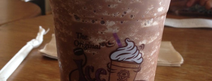 The Coffee Bean & Tea Leaf is one of Usual places i go to.