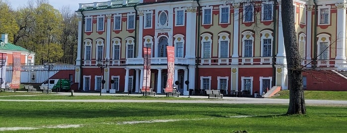 Kadrioru loss | Kadriorg Palace is one of Riga / Tallinn.