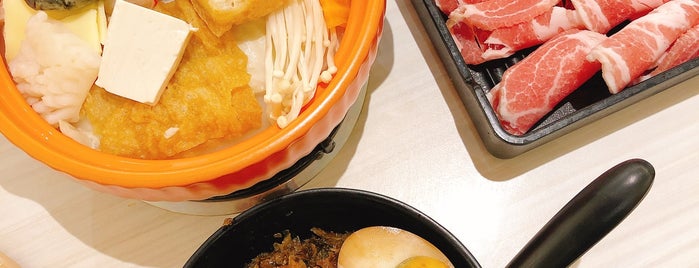 Two Pesos (兩披索靚鍋) is one of Steamboat.
