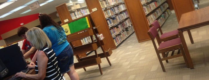The Douglas County Public Library is one of Locais curtidos por Krystal.