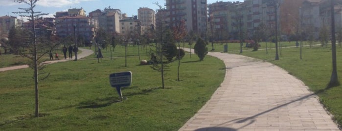 Atapark Yürüyüş Parkuru is one of Tempat yang Disukai Orkun.