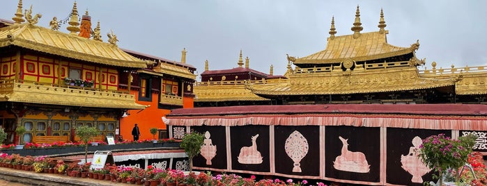 Jokhang Temple is one of Orte, die leon师傅 gefallen.