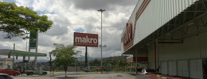 Makro is one of meus lugares.