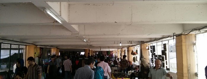 Jom'eh Bazaar | جمعه بازار is one of Lieux qui ont plu à Nojan.