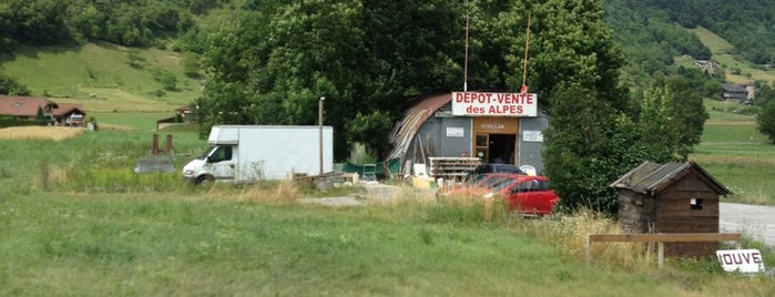 Depot Vente Des Alpes is one of $hopping > Brico-Jardin-Electro-Déco-Animaux.