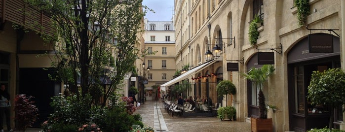 Village Royal is one of Quartier Tuileries.