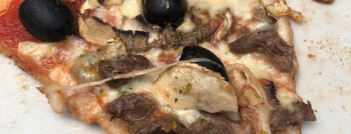 10'dieci Bar&Pizza is one of Büsra'nın Beğendiği Mekanlar.