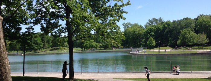 Lac aux Castors is one of Montréal: Nice places, outdoors & Neighborhoods!.