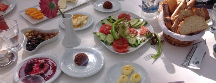 Ehli Keyif Restoran is one of Posti che sono piaciuti a Başak.