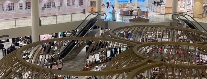 Algarawi Galleria is one of JEDDAH 🤍.