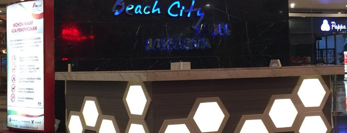 Ancol Beach City Mall is one of julia chan.