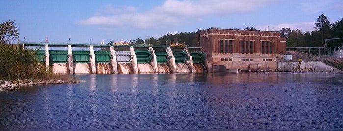 Lower Dam, Menominee River is one of Mikeさんのお気に入りスポット.